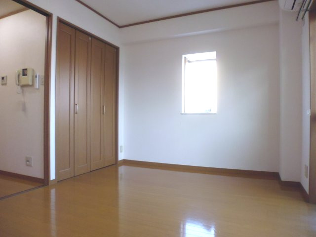 ポコアポコ明石鍛治屋町五番館の洋室