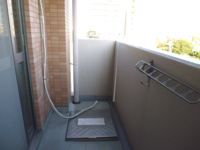 ポコアポコ明石鍛治屋町五番館のバルコニー