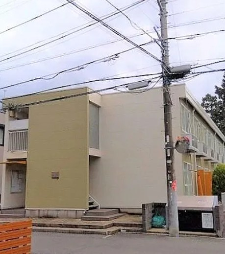 レオパレスシャルマンのエントランス