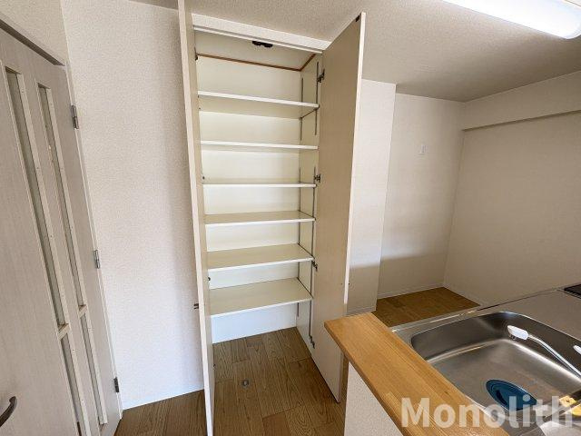 サンヴァリエ津久野７号棟の収納