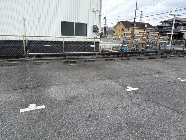 アーバン和の駐車場