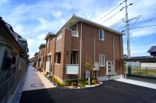 橿原市曽我町のアパート