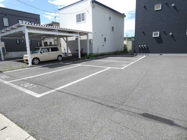 TOWN　AK　０１の駐車場