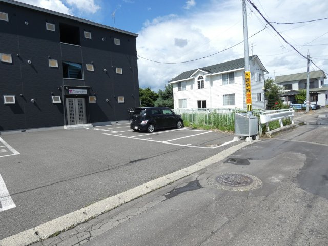 TOWN　AK　０１の駐車場