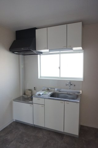 ひたちなか市高場６丁目のアパートのキッチン|キッチン・窓付き