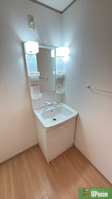 オークの独立洗面台