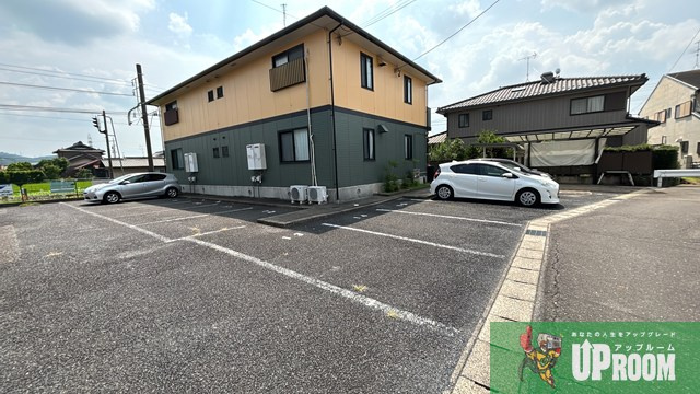 オークの駐車場