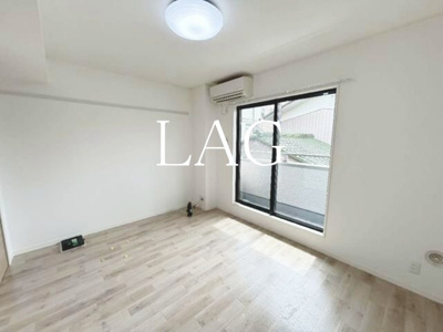 【居間・リビング】 | エムティーコート | 洋室のお部屋です。