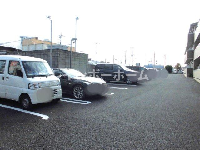 グレイス・フォレⅠの駐車場