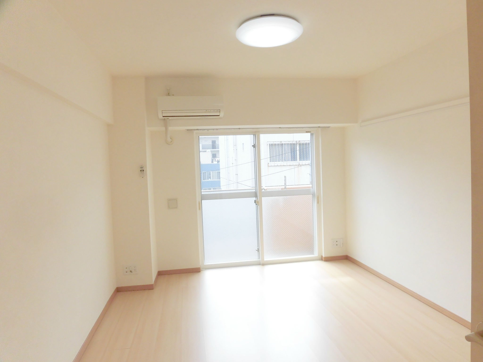 ＹＯＫＯＨＡＭＡ　ＡＲＴ　ＨＩＬＬＳ　ＺＥＲＯの洋室