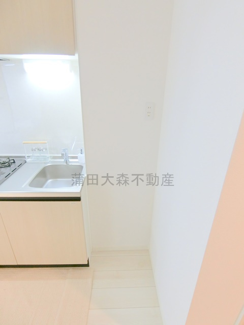 address HONHANEDA(アドレスホンハネダのキッチン|冷蔵庫置き場