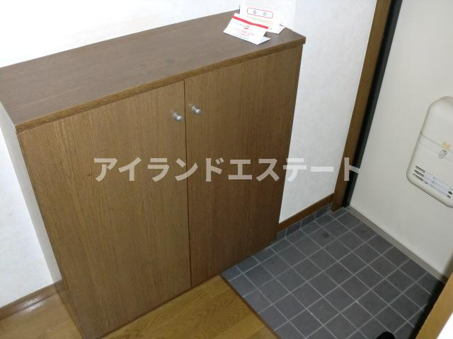 YMO駒沢　バストイレ別　室内洗濯機置場　南向きの玄関