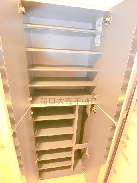 address HONHANEDA(アドレスホンハネダの設備|玄関収納　シューズBOX