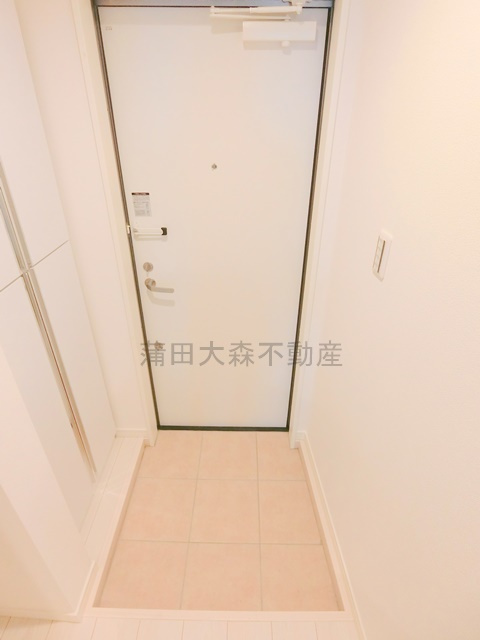 address HONHANEDA(アドレスホンハネダの玄関