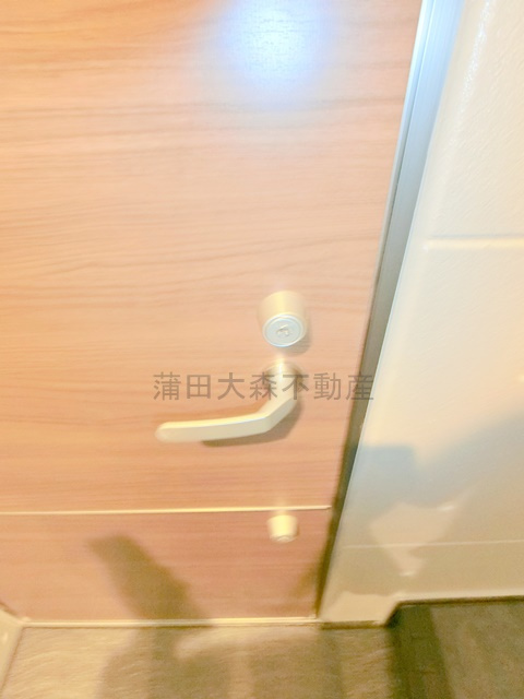 address HONHANEDA(アドレスホンハネダの玄関