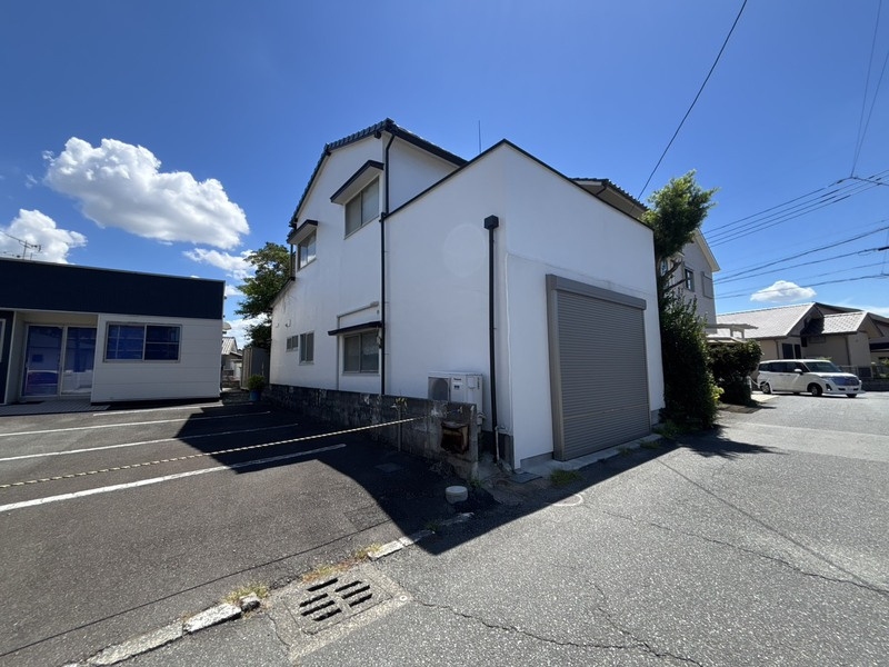 琴平本町戸建ての駐車場