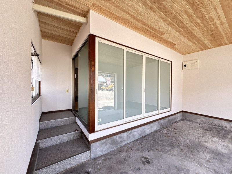 琴平本町戸建ての玄関