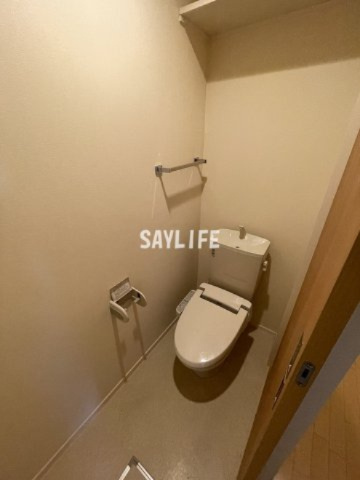 ヘーベル北村のトイレ|温水洗浄機能付き便座搭載です。