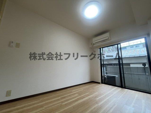 武蔵野市境南町４丁目の賃貸マンションの寝室