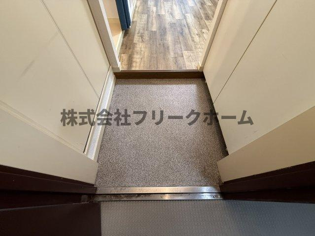 武蔵野市境南町４丁目の賃貸マンションの玄関