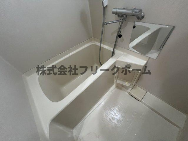 武蔵野市境南町４丁目の賃貸マンションの浴室