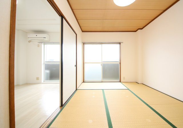 コスモタウンの和室