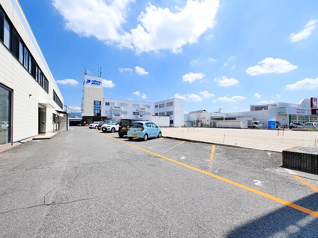 奈良事務機本社ビルAの駐車場