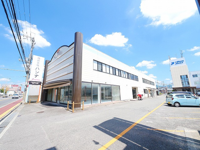 奈良事務機本社ビルAの駐車場