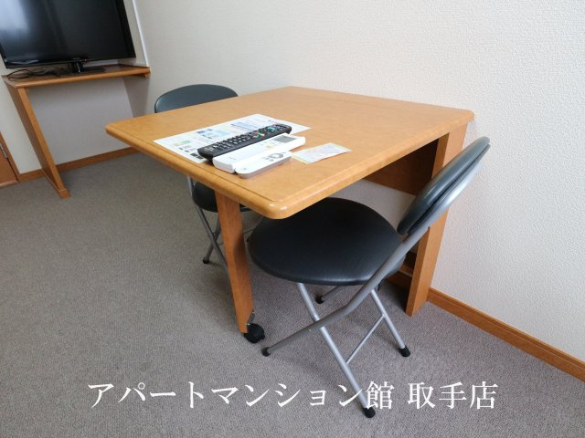 レオパレスカーサTの駐車場|画像9