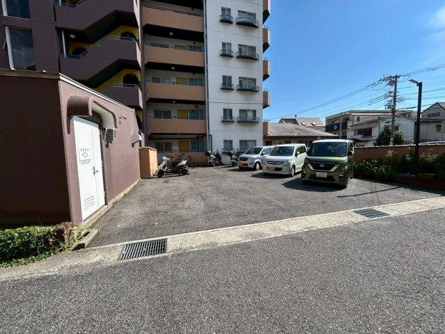 芦屋サウスマンションの駐車場