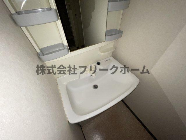 三鷹市下連雀４丁目の賃貸マンションの洗面所