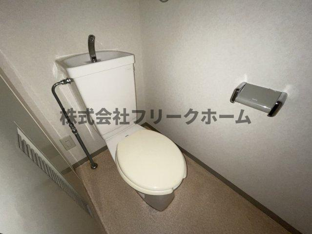 三鷹市下連雀４丁目の賃貸マンションのトイレ