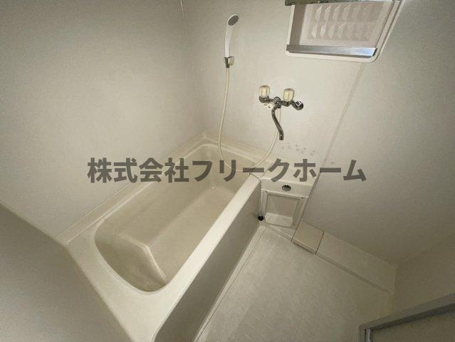 三鷹市下連雀４丁目の賃貸マンションの浴室