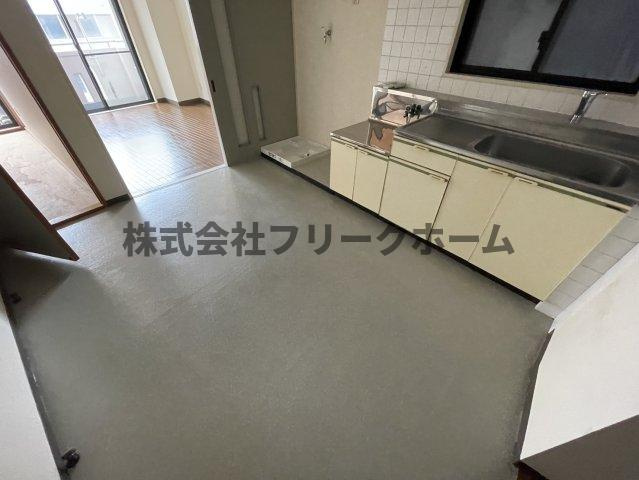 三鷹市下連雀４丁目の賃貸マンションの居間・リビング