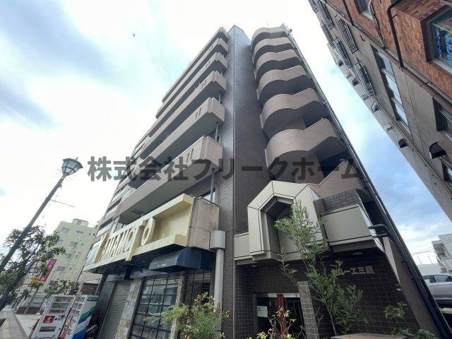 三鷹市下連雀４丁目の賃貸マンションの外観