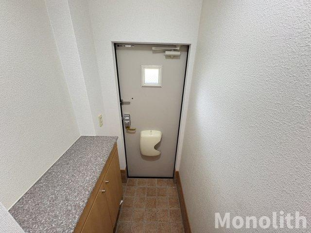 クリスタルコートヴァイオレットの玄関