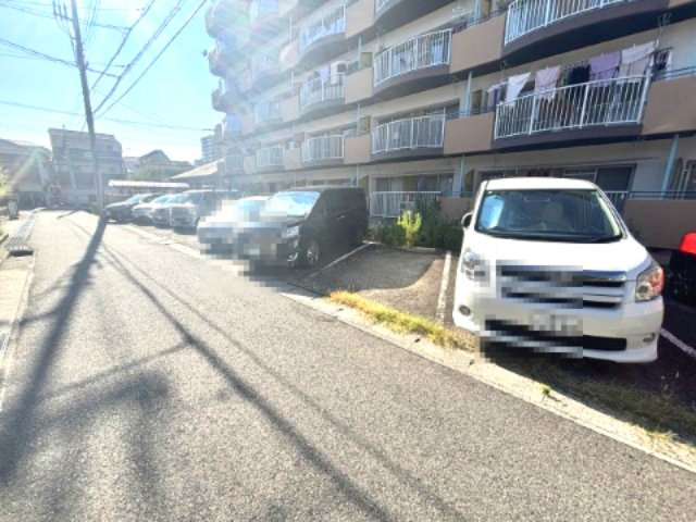 芦屋サウスマンションの駐車場