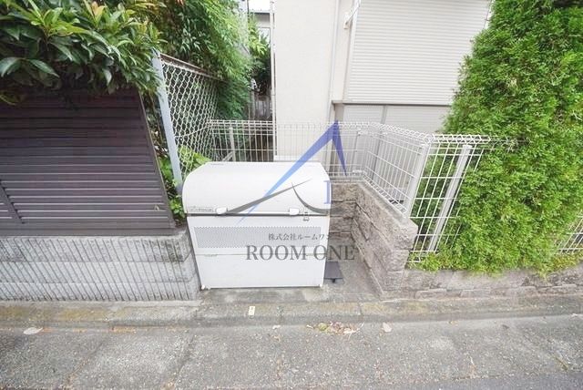 シャルマンウエストのその他共用部分|敷地内ゴミ置き場です。