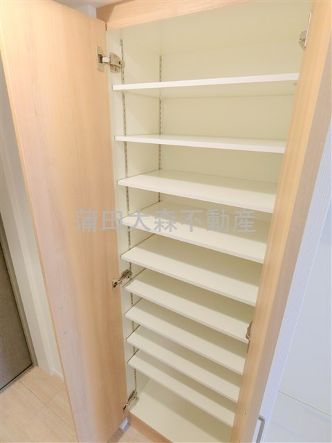 HY's flatハイズフラット糀谷の設備|玄関収納　シューズBOX