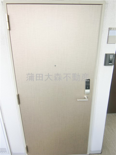 HY's flatハイズフラット糀谷の玄関