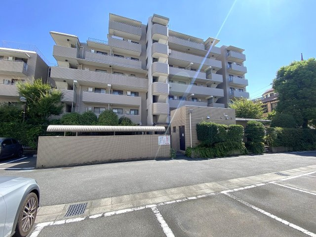 氷川台ハイムの外観