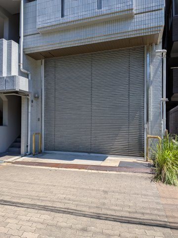 ISハイツ新大阪のエントランス