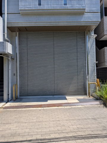 ISハイツ新大阪のエントランス