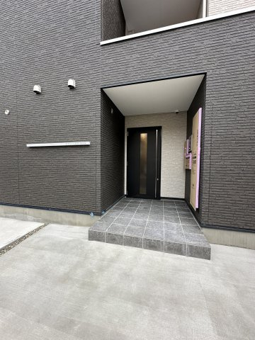 REGALEST泉中央のエントランス