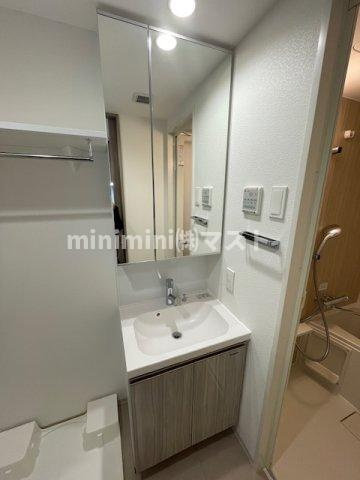 大阪市東成区大今里西２丁目の賃貸マンションの洗面所