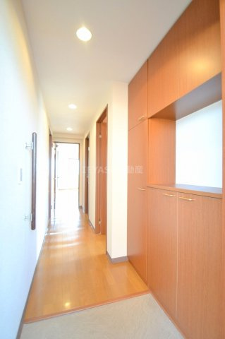 シャルマン庚午北の玄関