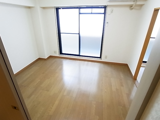 神戸市東灘区本庄町３丁目の賃貸マンションの居間・リビング