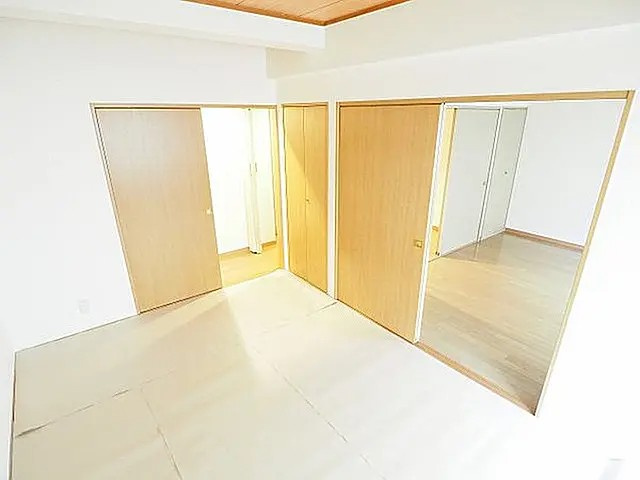 神戸市東灘区本庄町３丁目の賃貸マンションの居間・リビング
