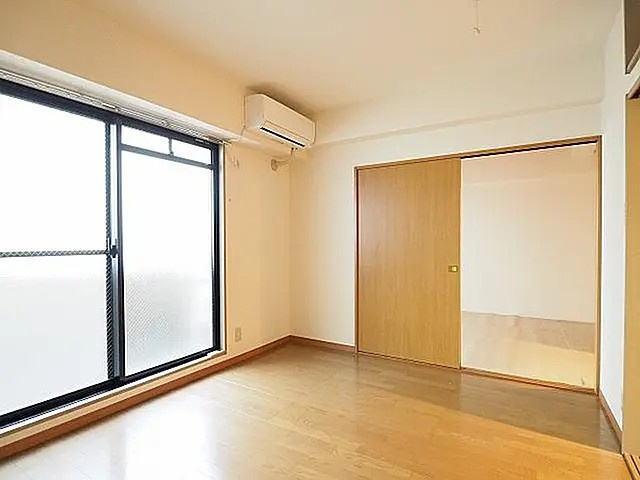 神戸市東灘区本庄町３丁目の賃貸マンションの居間・リビング