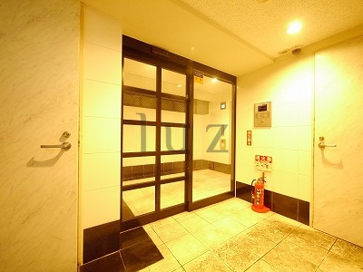 ライジングプレイス桜木町のエントランス